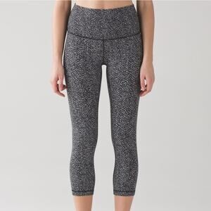 lululemon athletica | capri space dye black women's athletic leggings sz S